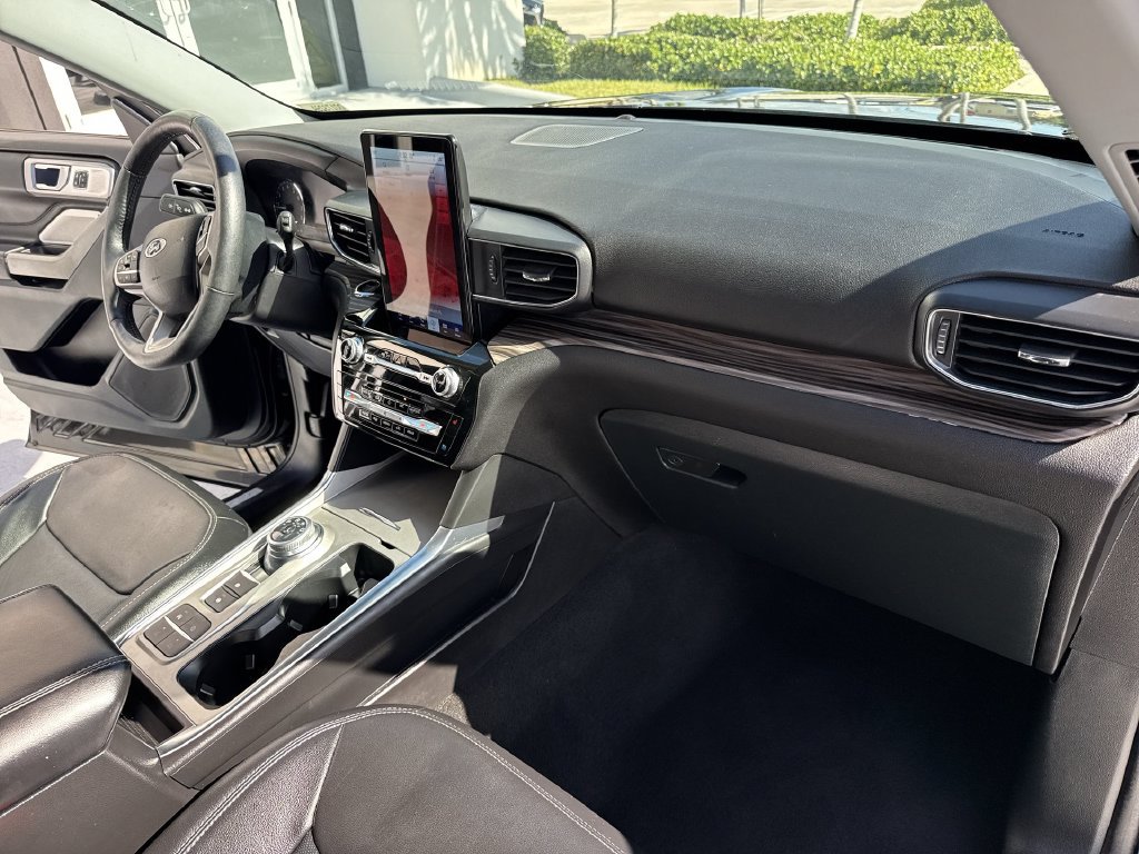 Used 2023 Ford Explorer Limited w/ Limited Technology Package RWD image 32