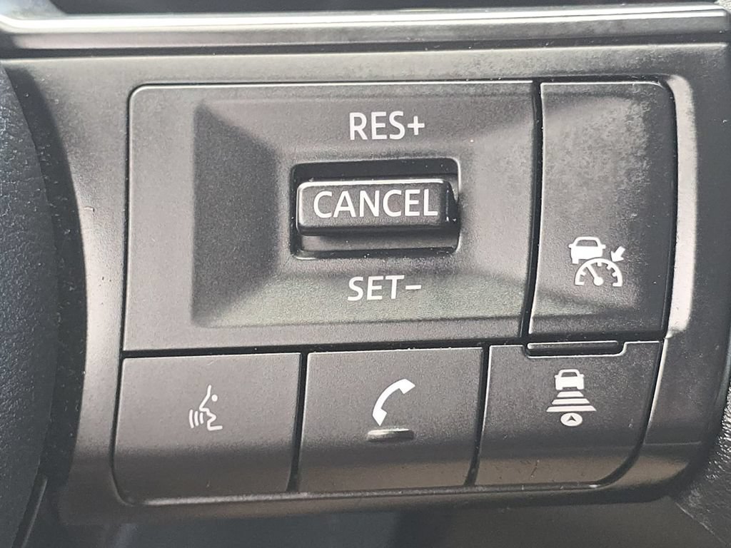 Used 2025 Nissan Kicks SV AWD/4WD image 30