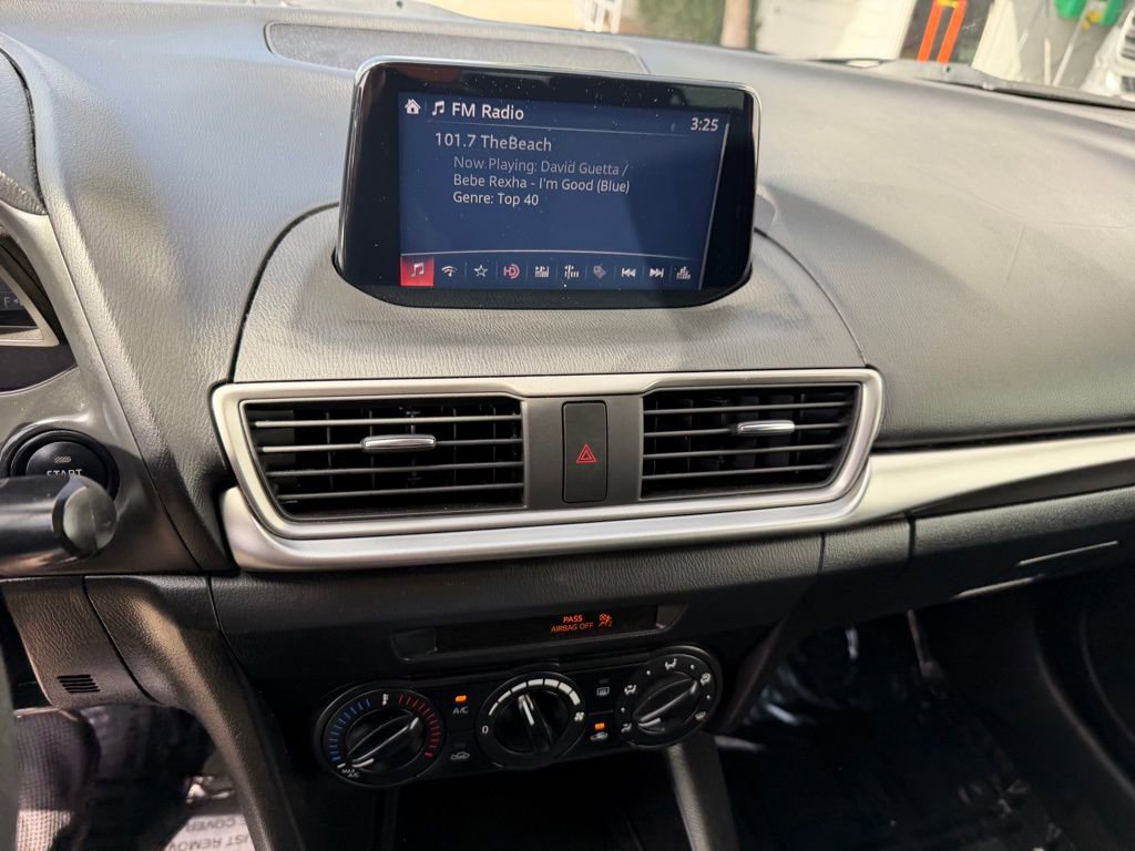 Used 2018 MAZDA MAZDA3 Sport FWD image 23