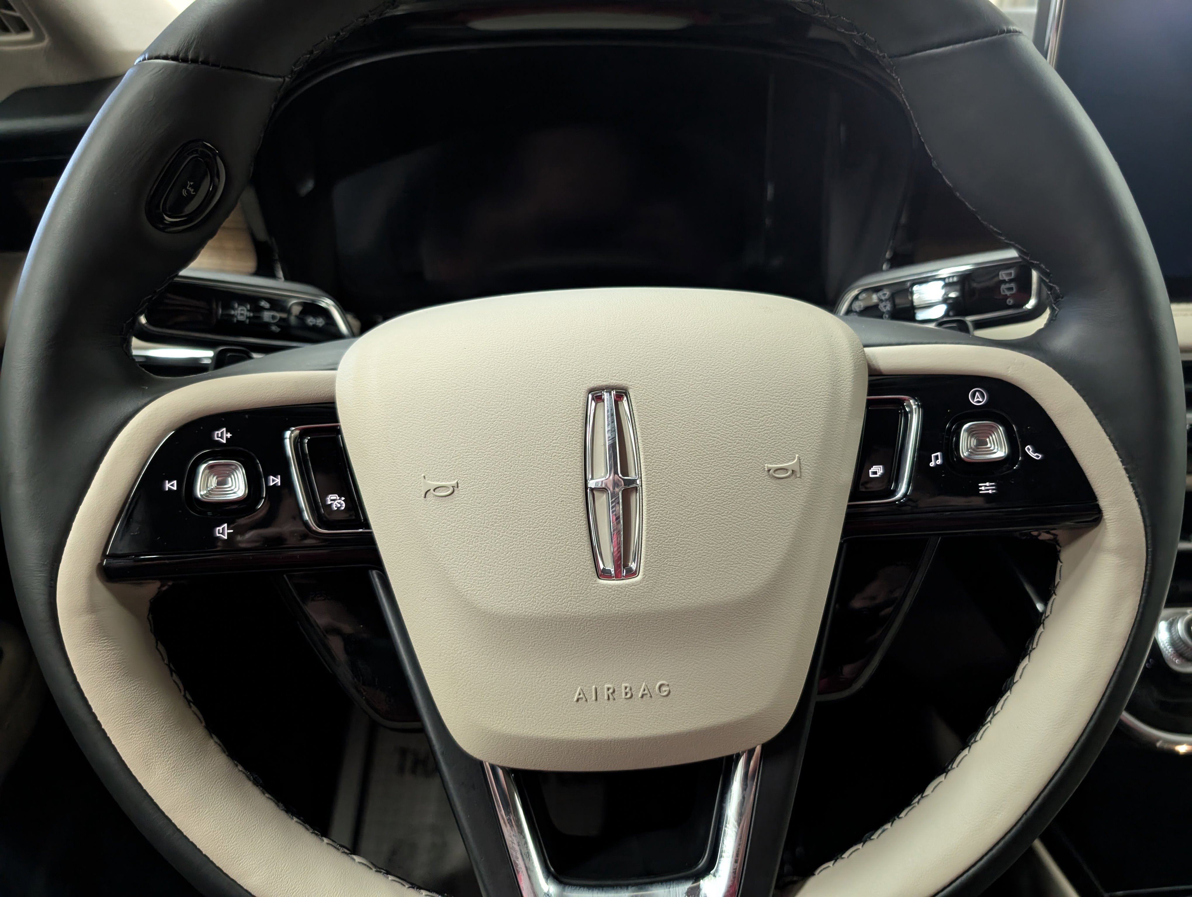New 2026 Lincoln Corsair Reserve w/ Jet Appearance Package AWD/4WD image 19