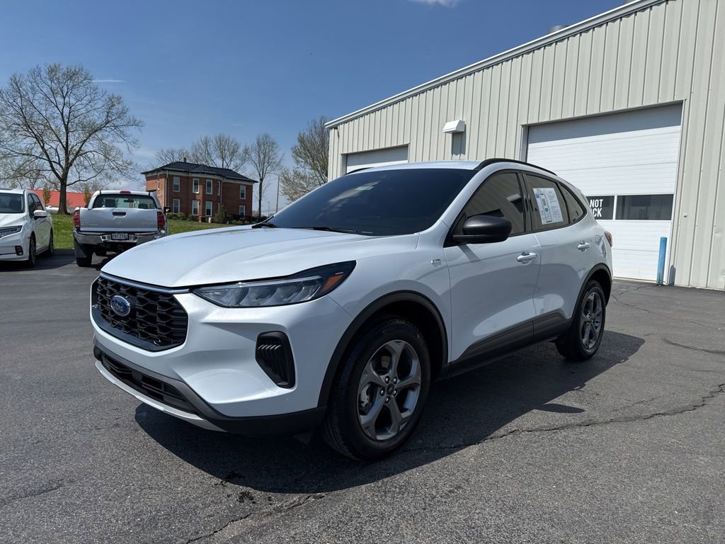 Used 2025 Ford Escape ST-Line w/ Cold Weather Package image 3