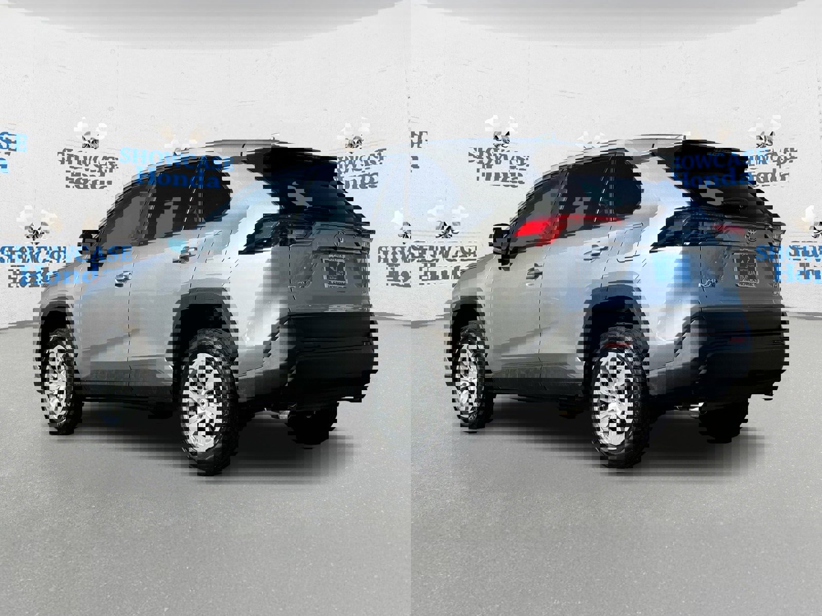 Used 2024 Toyota RAV4 LE image 5