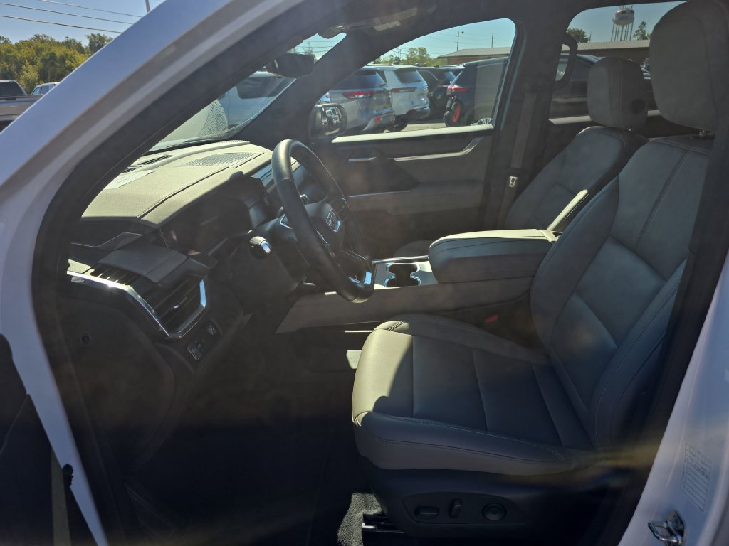 Used 2026 GMC Acadia Elevation w/ Elevation Premium Package FWD image 28