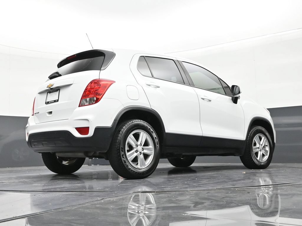 Used 2021 Chevrolet Trax LS AWD/4WD image 24