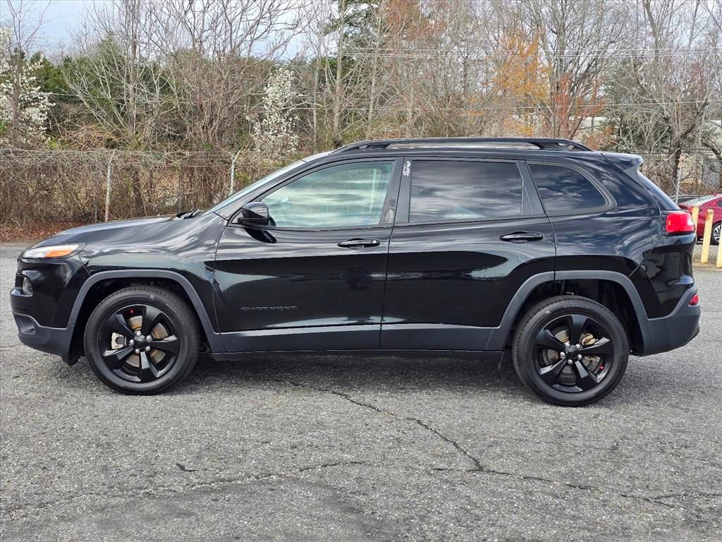 Used 2018 Jeep Cherokee Latitude w/ Altitude Package image 23