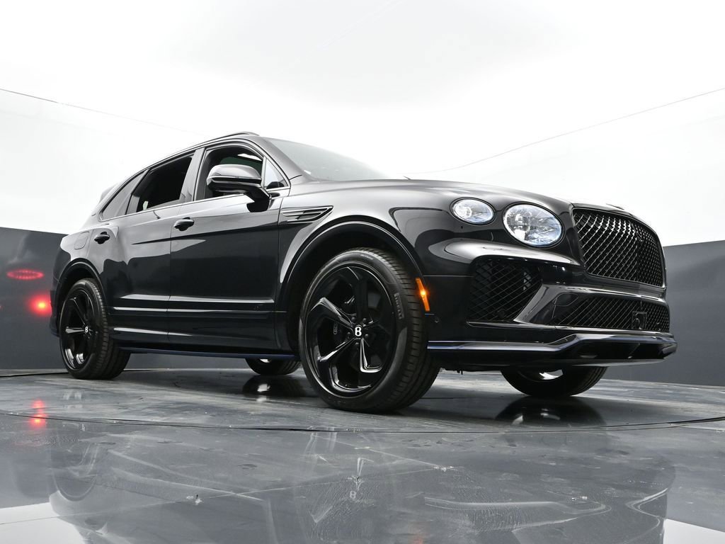 Used 2025 Bentley Bentayga image 74