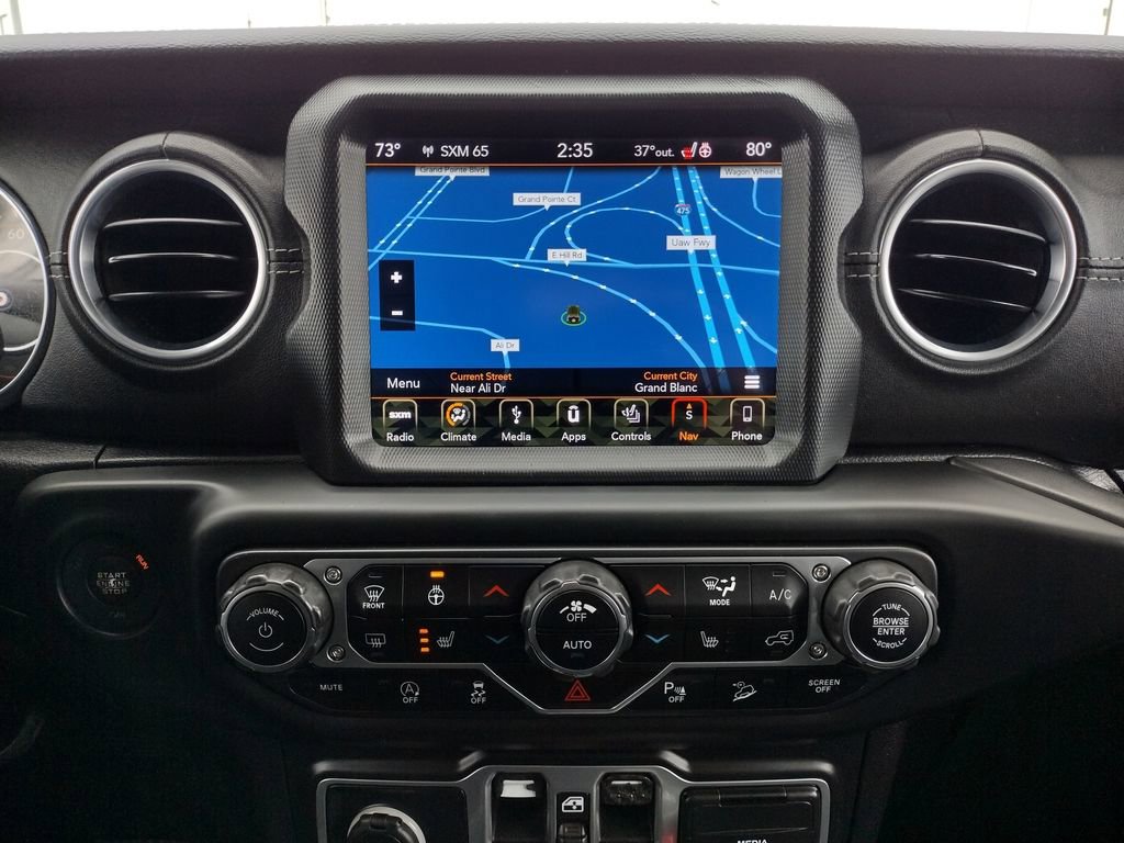 Used 2018 Jeep Wrangler Unlimited Sahara image 4