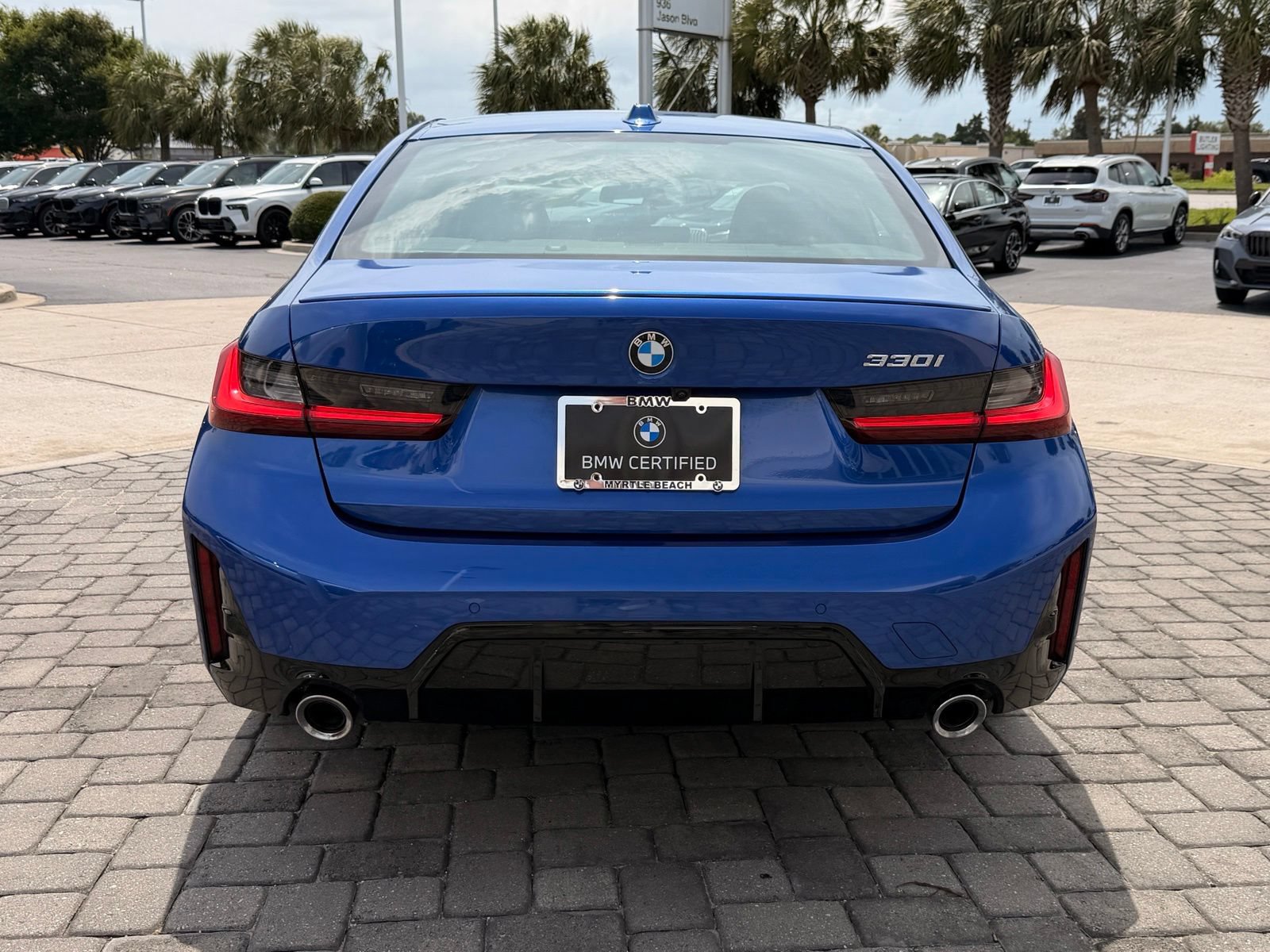 Used 2023 BMW 330i Sedan w/ M Sport Package RWD image 10