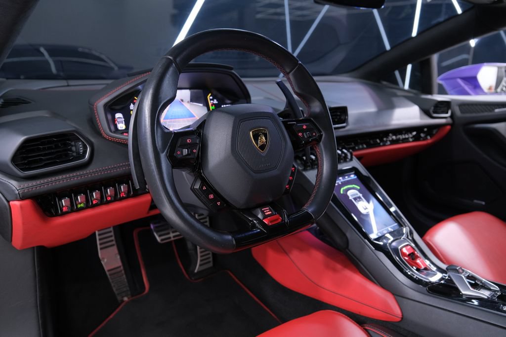 Used 2021 Lamborghini Huracan EVO RWD image 36