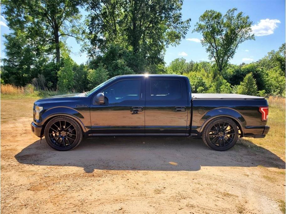 Used 2017 Ford F150 XLT w/ Equipment Group 302A Luxury RWD image 5