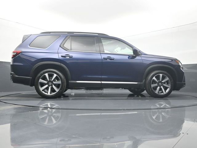 Used 2025 Honda Pilot Elite image 12