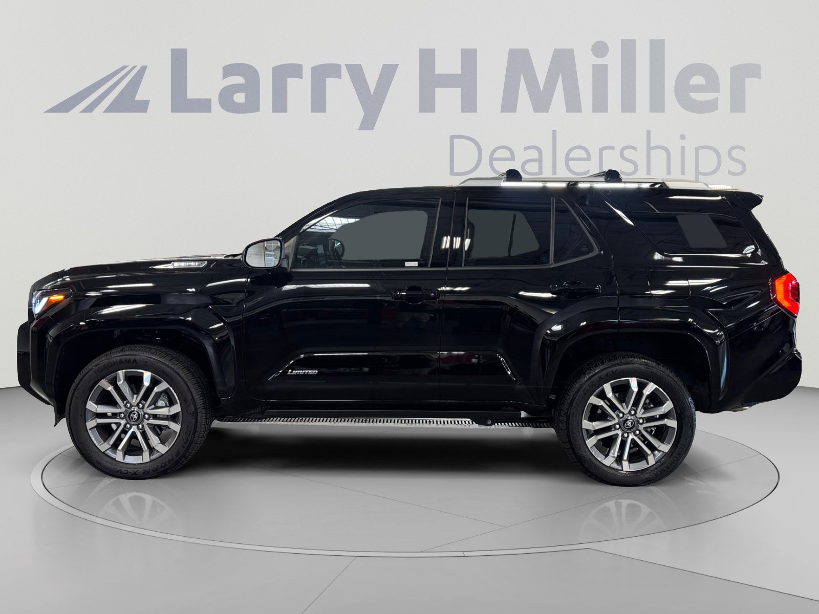 Certified 2026 Toyota 4Runner Limited w/ Tow Technology Package AWD/4WD image 2