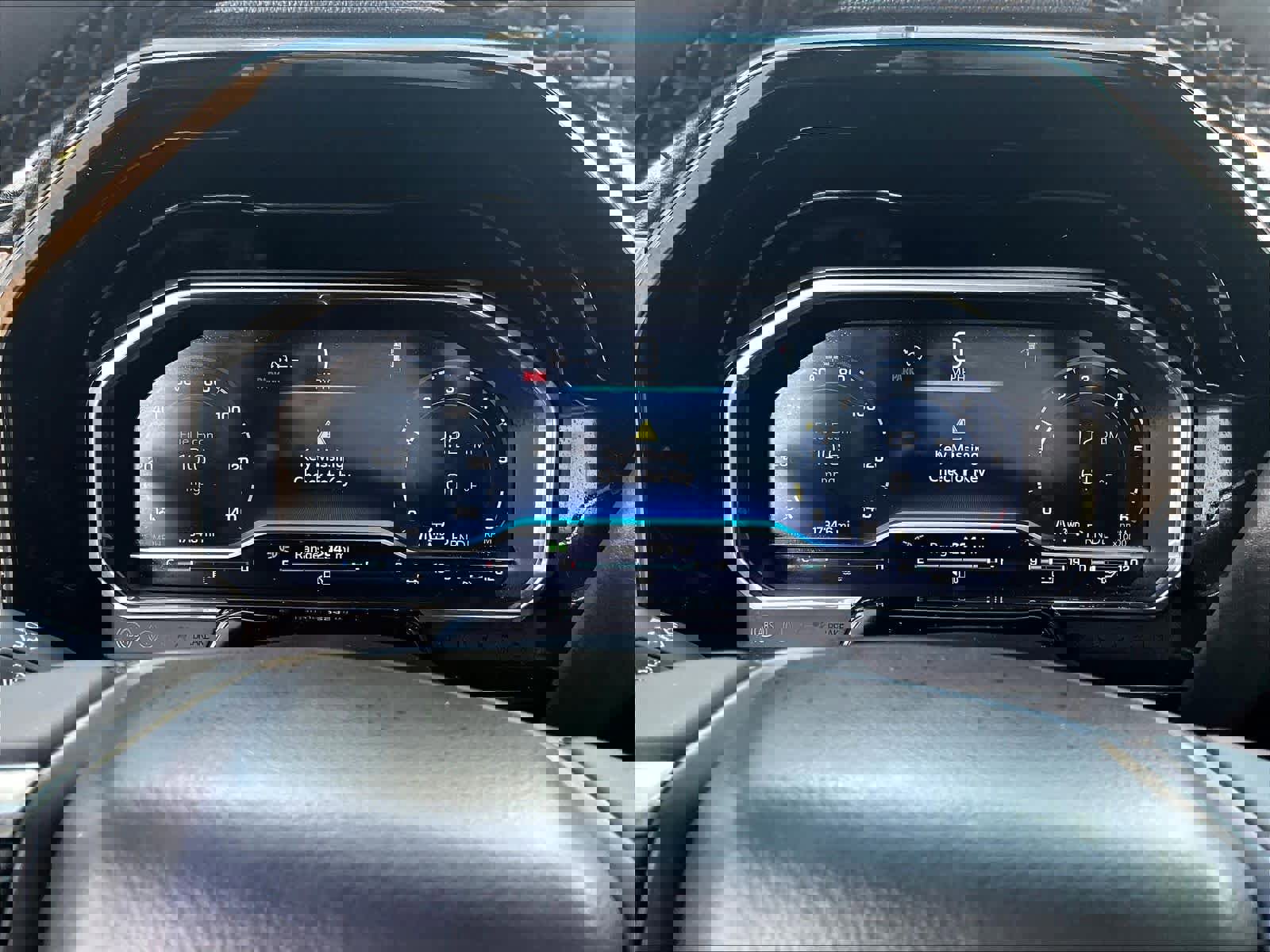 Used 2023 Chevrolet Silverado 1500 LT AWD/4WD image 24