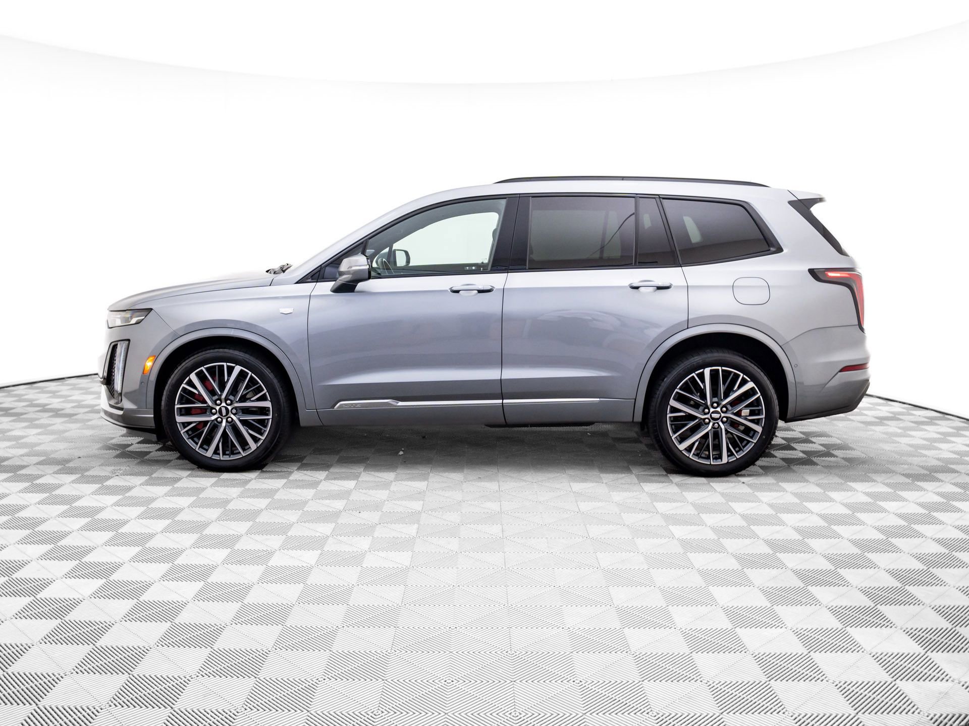 Certified 2024 Cadillac XT6 Sport w/ Technology Package image 2