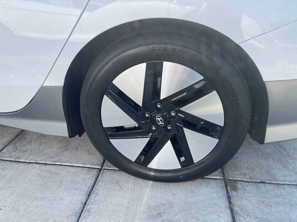 Certified 2024 Hyundai Ioniq 6 SEL RWD image 9
