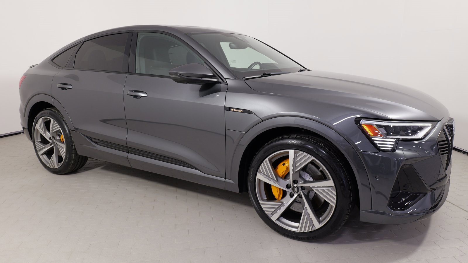 Used 2023 Audi e-tron Prestige w/ Prestige Package image 8