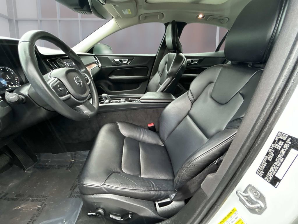 Used 2022 Volvo S60 B5 Inscription image 17