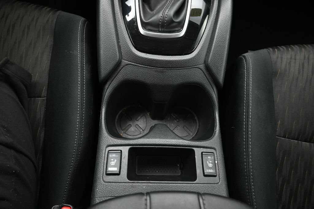 Used 2017 Nissan Rogue SV FWD image 29