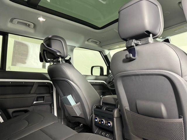 New 2026 Land Rover Defender 110 X-Dynamic SE AWD/4WD image 30