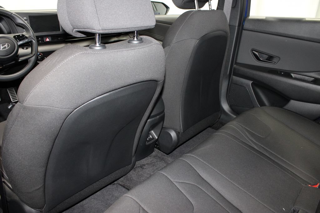 Used 2025 Hyundai Elantra Sport FWD image 20