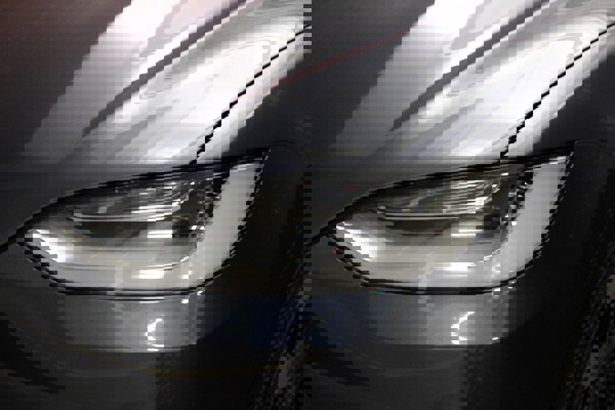 Used 2022 Tesla Model X Plaid image 4