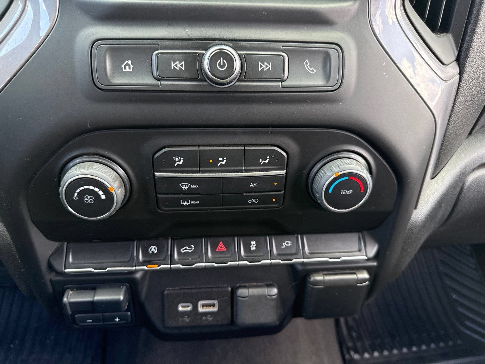 Used 2022 Chevrolet Silverado 1500 Custom w/ Safety Confidence Package AWD/4WD image 24