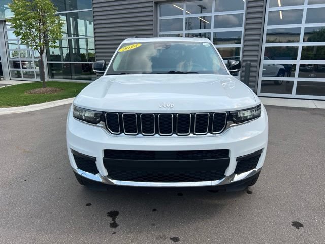Used 2023 Jeep Grand Cherokee L Limited AWD/4WD image 2