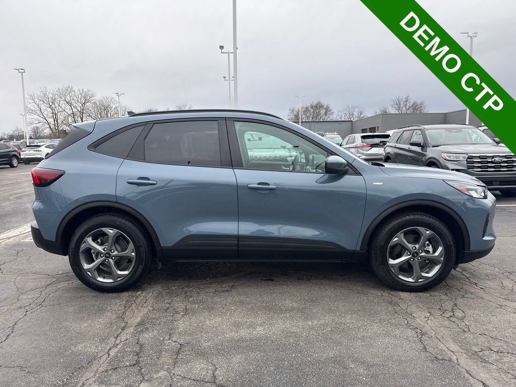 Used 2025 Ford Escape ST-Line Select image 5