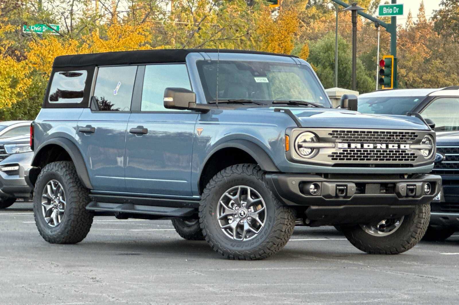 New 2025 Ford Bronco Badlands AWD/4WD image 2