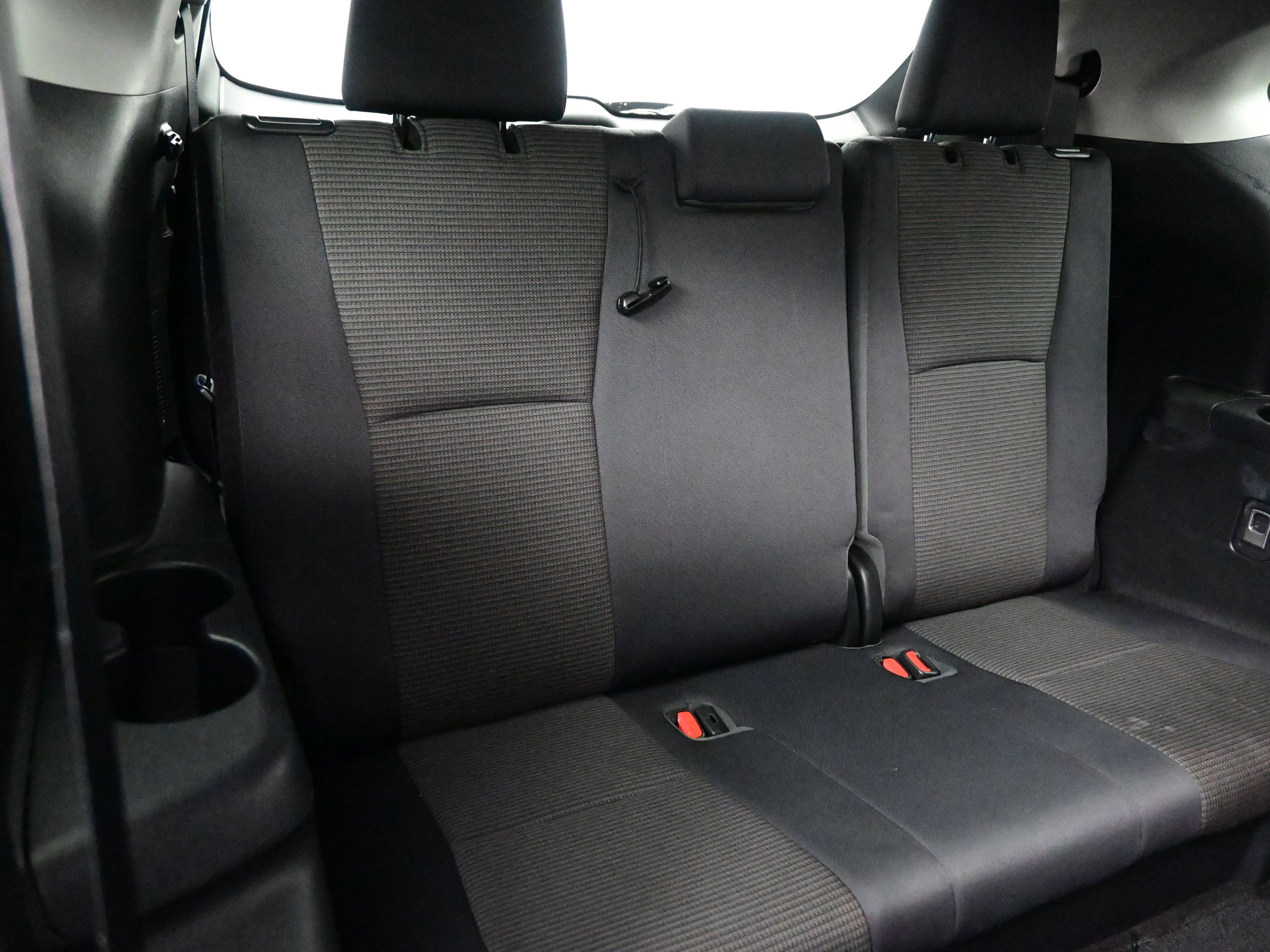 Used 2023 Toyota Highlander LE AWD/4WD image 17