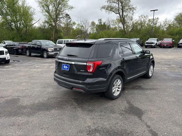 Used 2019 Ford Explorer XLT w/ Equipment Group 202A AWD/4WD image 6