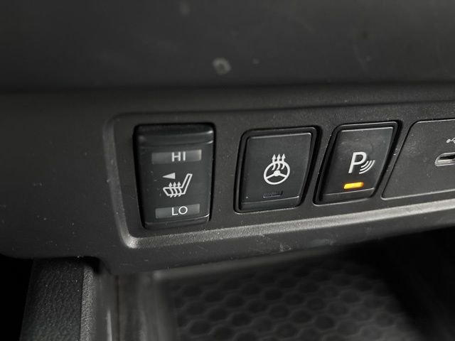 Certified 2024 Nissan Frontier SV w/ Hardbody Edition image 18