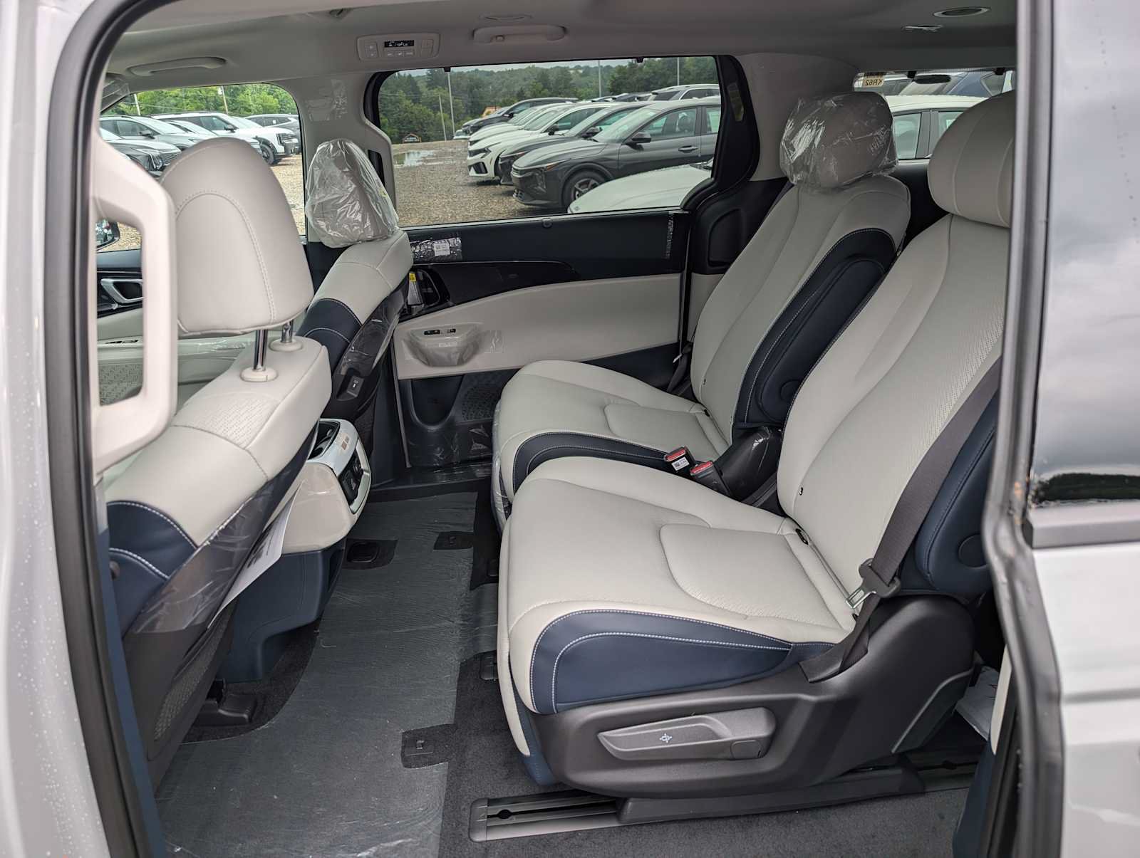 New 2027 Kia Carnival SX Prestige FWD image 21