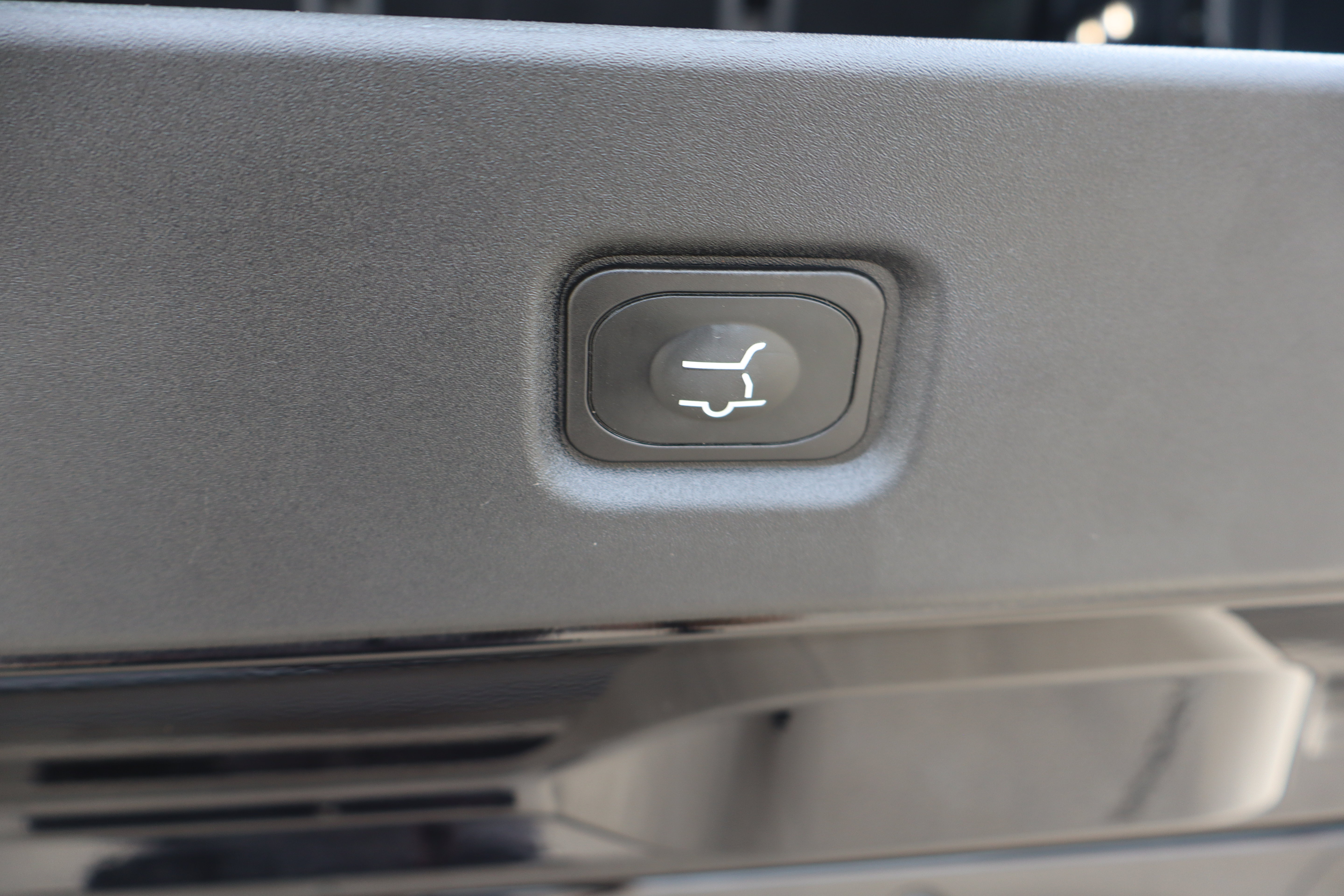 Used 2025 Ford Expedition Tremor AWD/4WD image 38