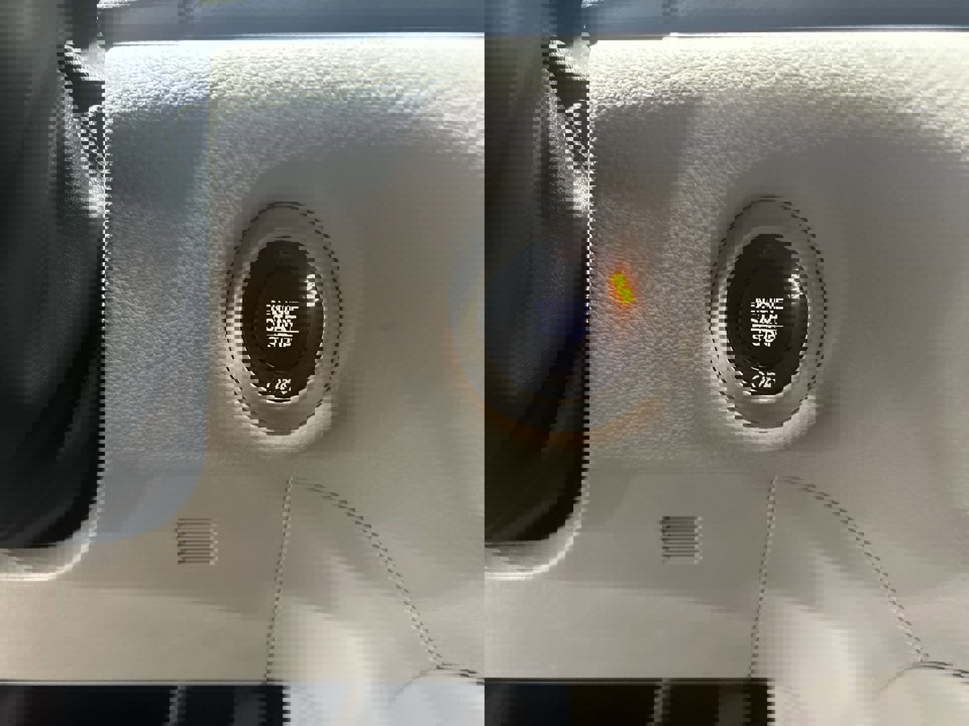 Used 2022 Chrysler Pacifica Limited image 18