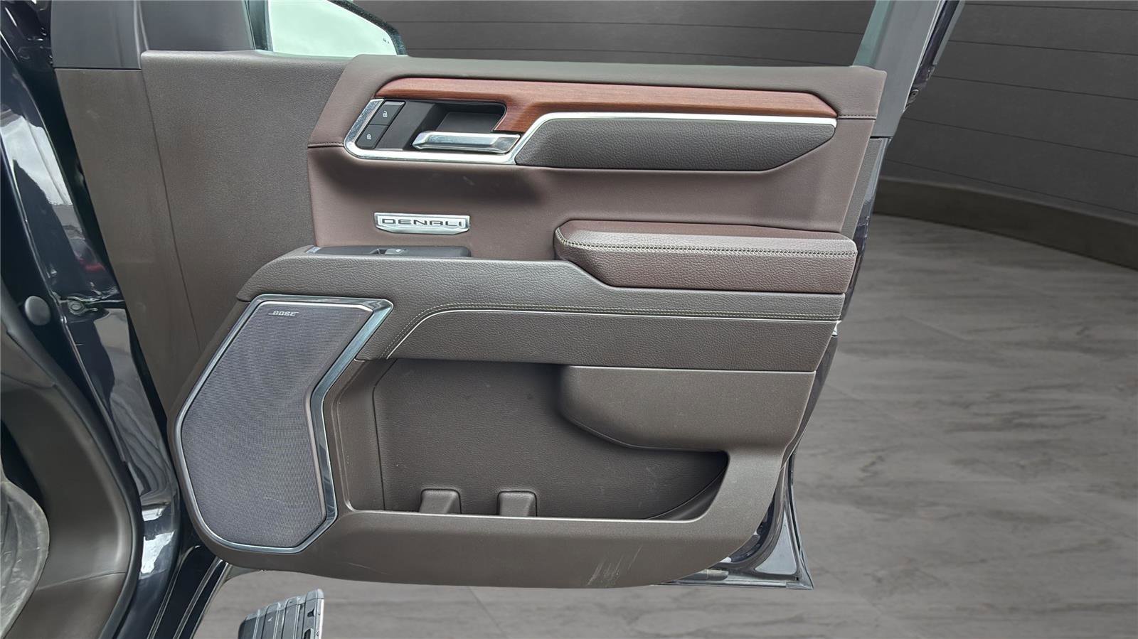 Used 2023 GMC Sierra 1500 Denali w/ Denali Reserve Package image 17