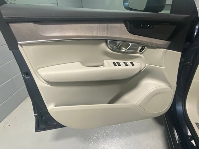 Used 2026 Volvo XC90 B6 Ultra AWD/4WD image 7