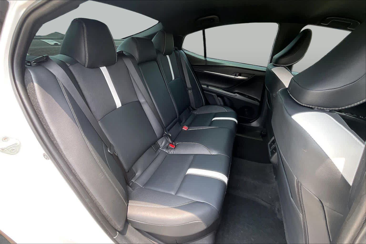 Used 2025 Toyota Camry SE FWD image 18
