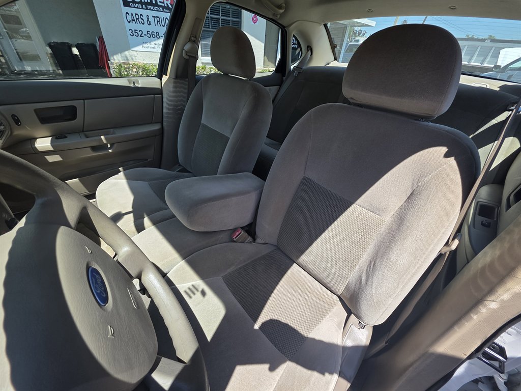 Used 2007 Ford Taurus SE FWD image 13