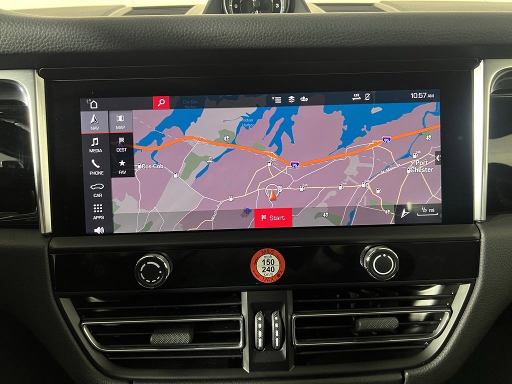 Used 2025 Porsche Macan image 31