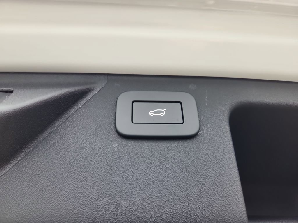 New 2026 Land Rover Discovery Sport Landmark AWD/4WD image 14