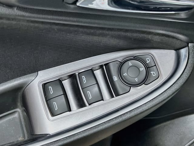 Used 2021 Chevrolet Malibu LT FWD image 17