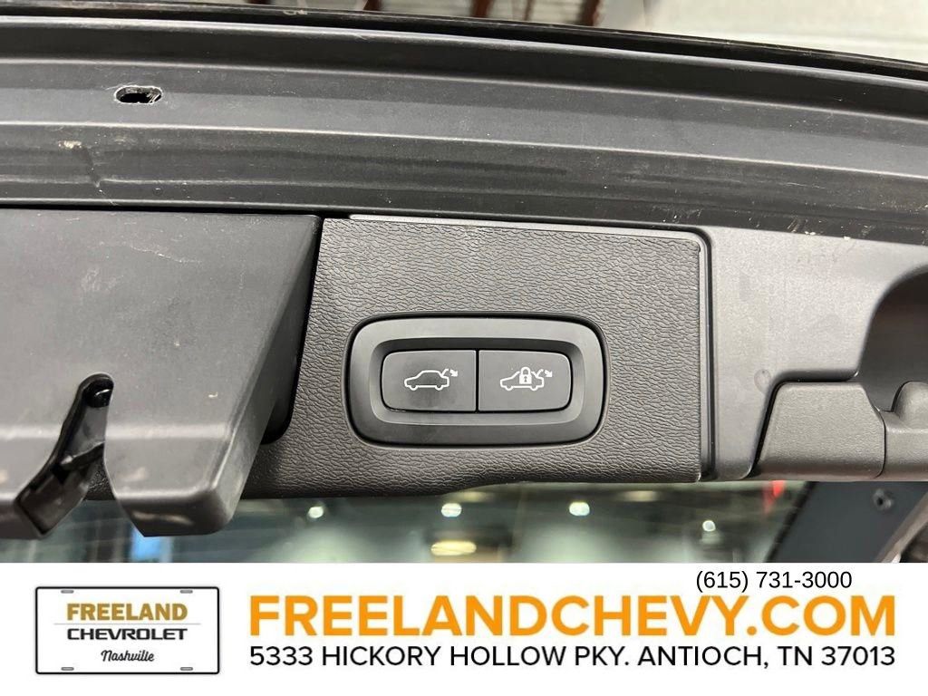 Used 2023 Volvo XC60 B5 Plus image 10