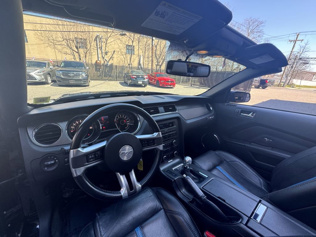 Used 2013 Ford Mustang GT Premium w/ Security Pkg RWD image 10