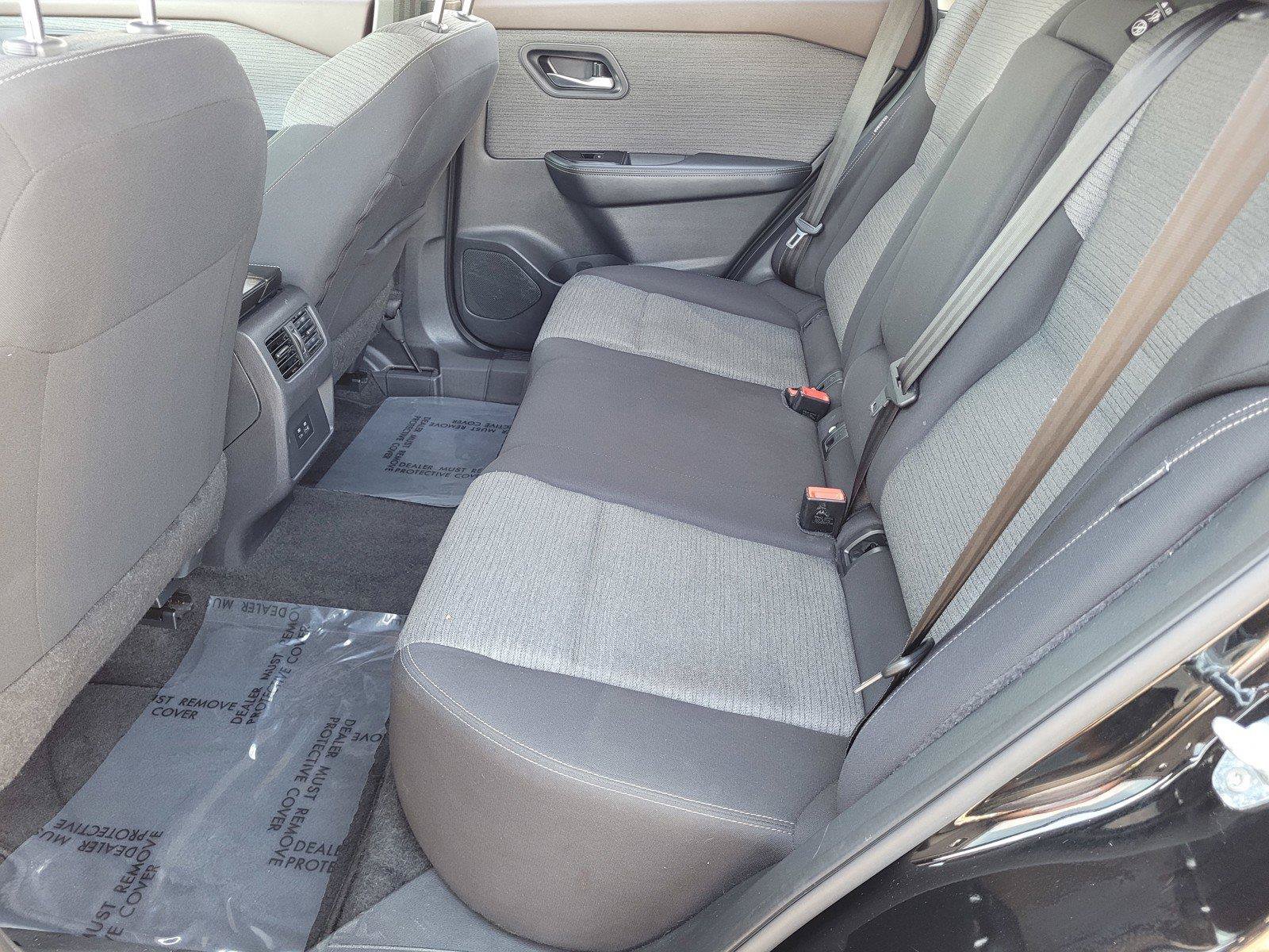 Used 2023 Nissan Rogue SV FWD image 18