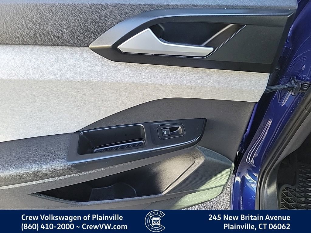 Certified 2022 Volkswagen Taos SE image 49