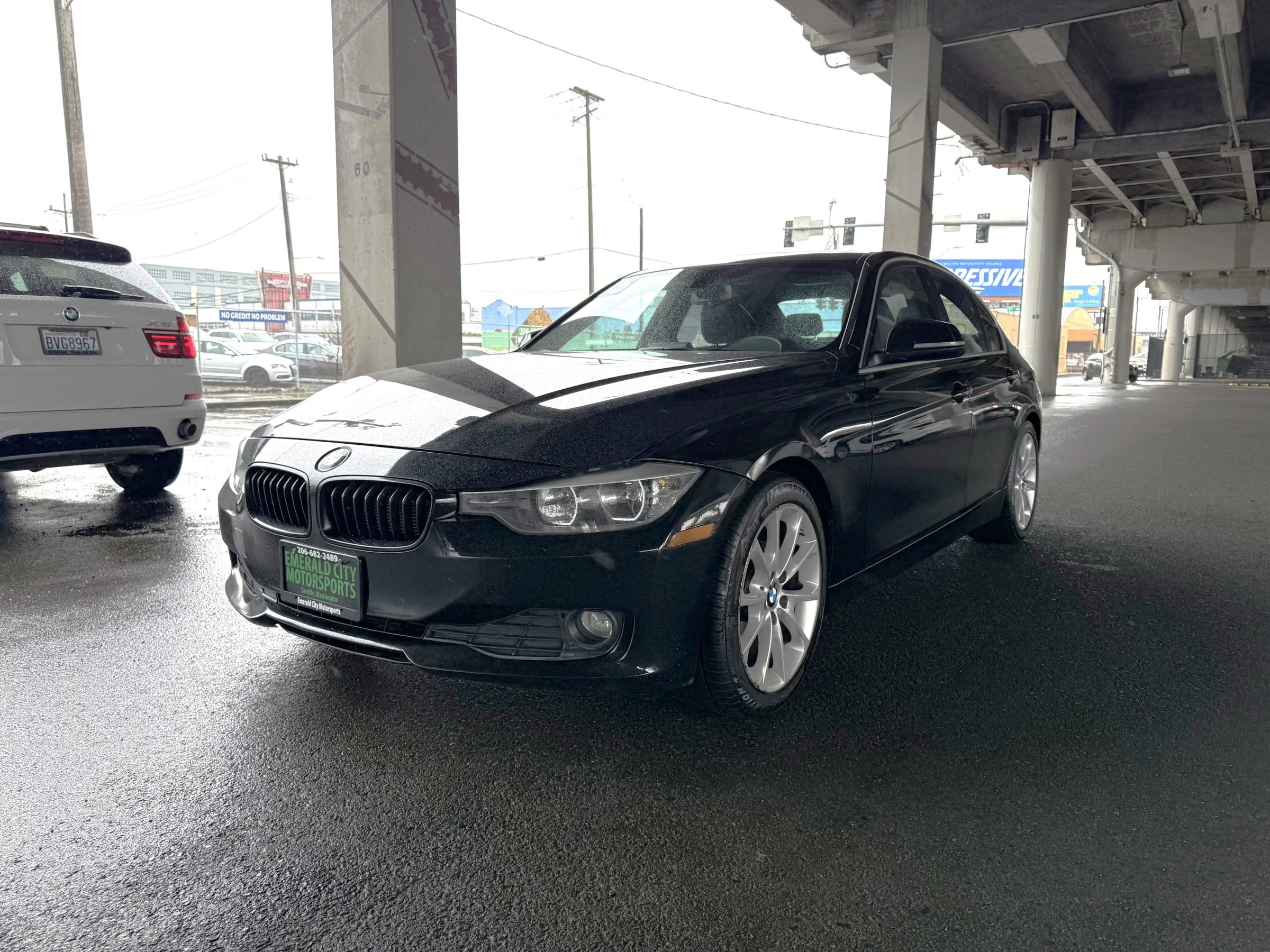 Used 2015 BMW 320i Sedan RWD image 1
