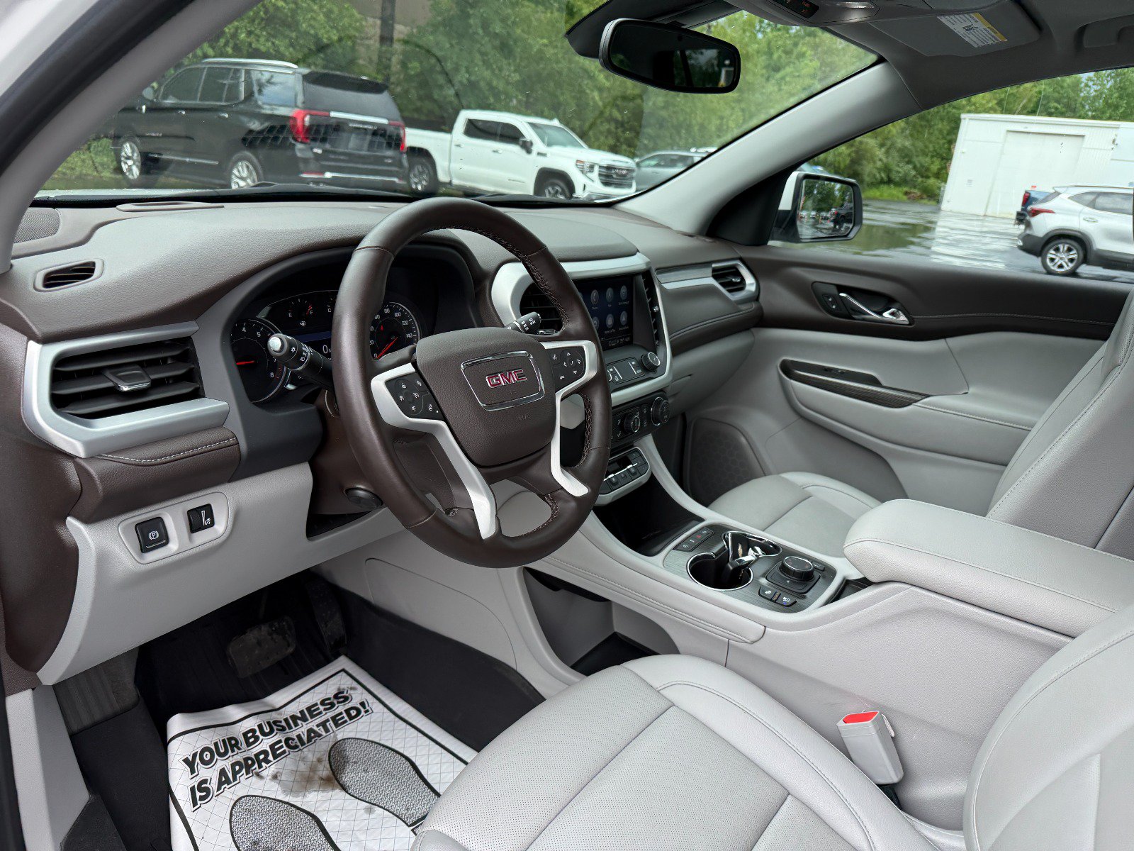 Used 2023 GMC Acadia SLT w/ Preferred Package AWD/4WD image 13