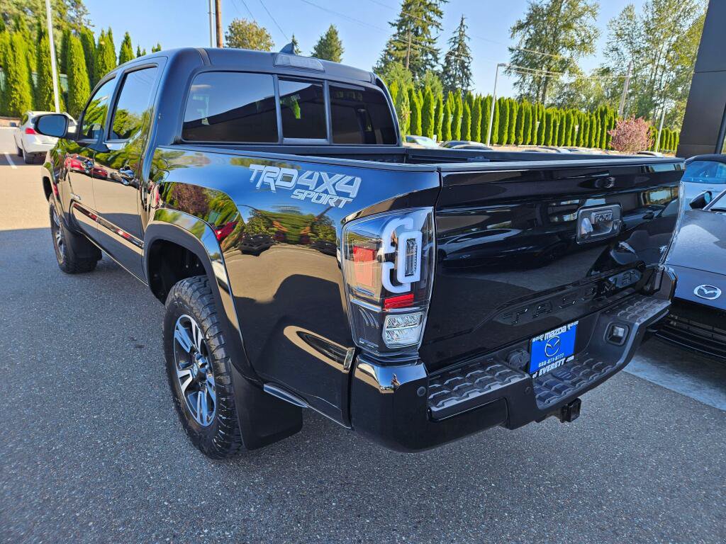 Used 2016 Toyota Tacoma TRD Sport w/ Premium & Technology Package AWD/4WD image 3
