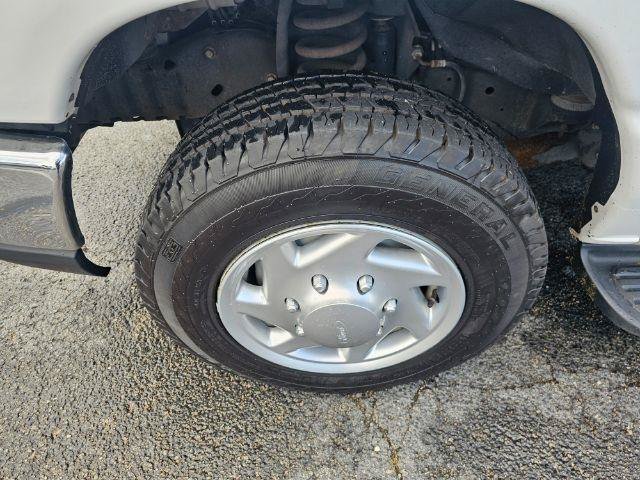 Used 2011 Ford E-350 and Econoline 350 XLT RWD image 38